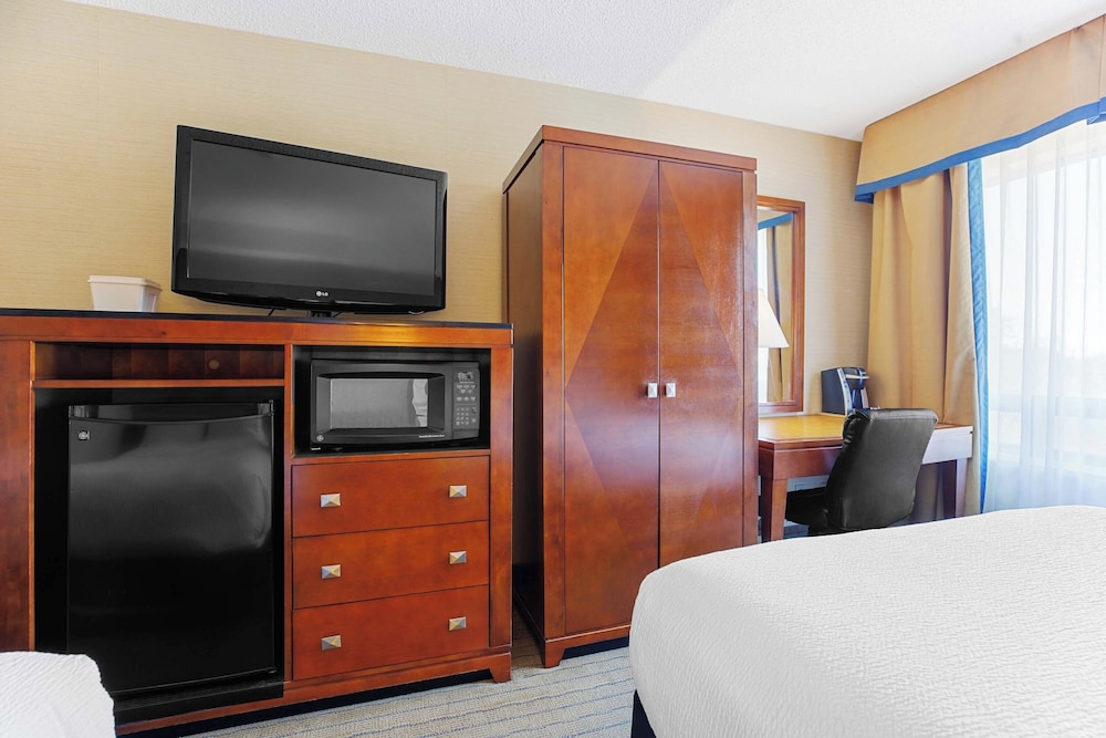 

Bologna - London - Sandman Hotel & Suites London Downtown