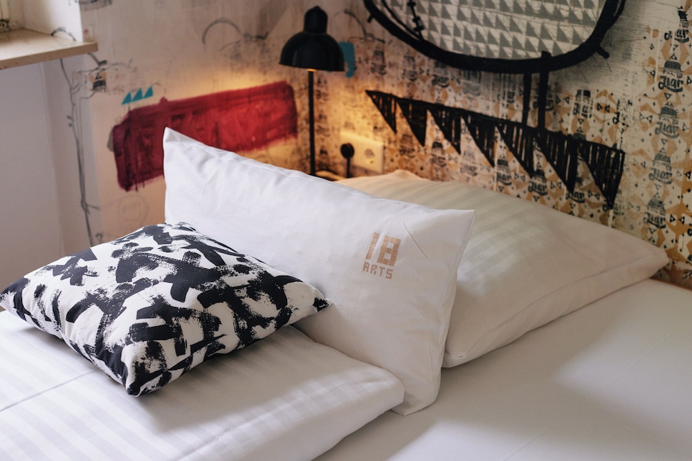 18Arts Hotel – Living in a Gallery!