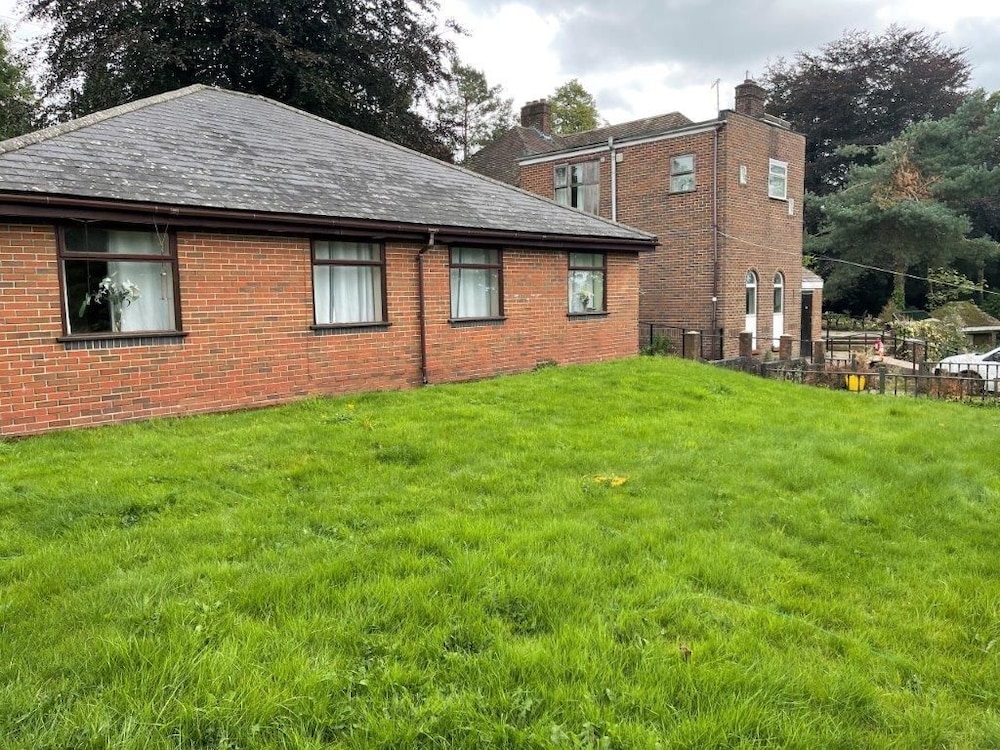 

Milano - Stoke-on-Trent - Burleigh House