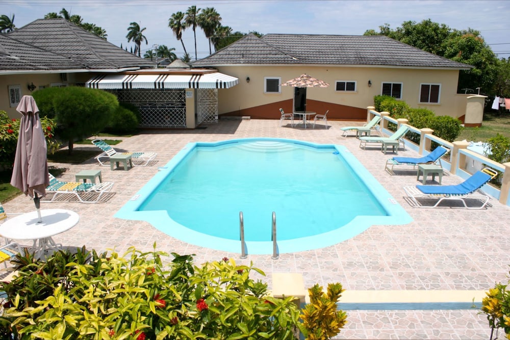 

Venezia - Ocho Rios - Runaway Bay - Cindys Villa