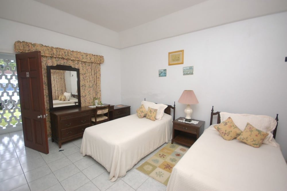 

Roma - Ocho Rios - Runaway Bay - Cindys Villa