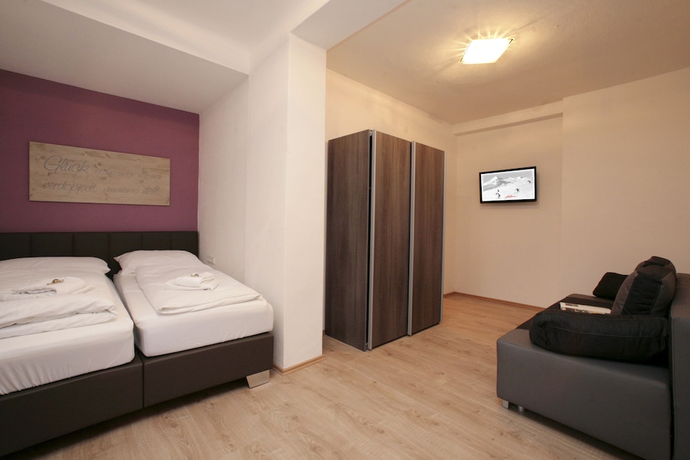

Napoli - Zell am See - Lake and Cityhotel Edelweiss - self Check in