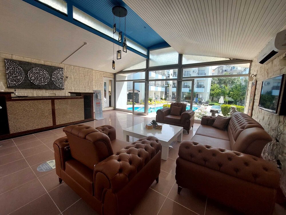 

Roma - Side - Summer Rose Hotel
