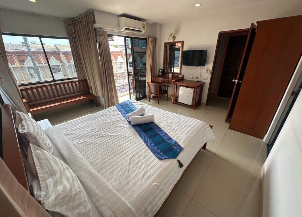 

Napoli - Patong Beach - Royal Sweet Hotel