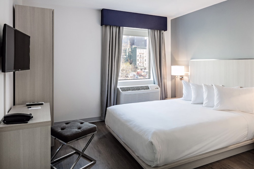 

Lamezia Terme - Brooklyn (NY) - The Gatsby Hotel
