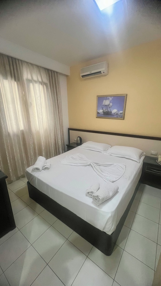 

Napoli - Durrës - Sunrise Hotel Çameria