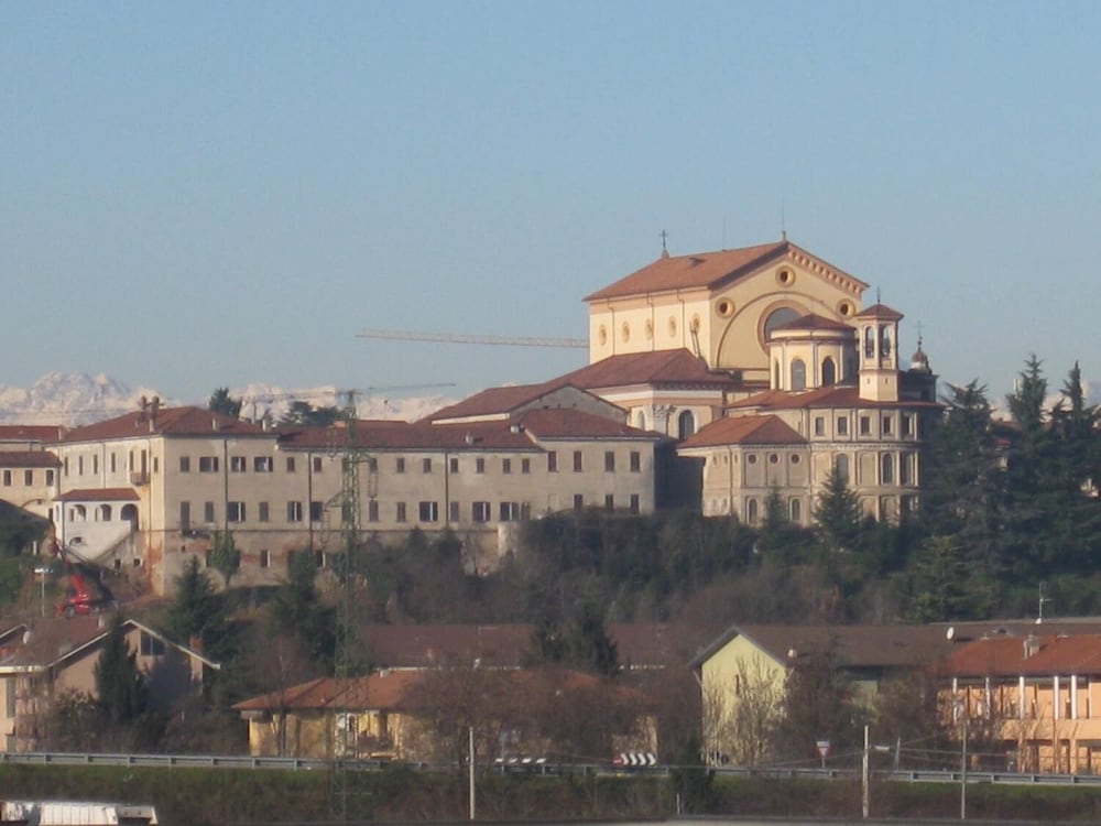 

Napoli - Oleggio - Aer Hotel Malpensa