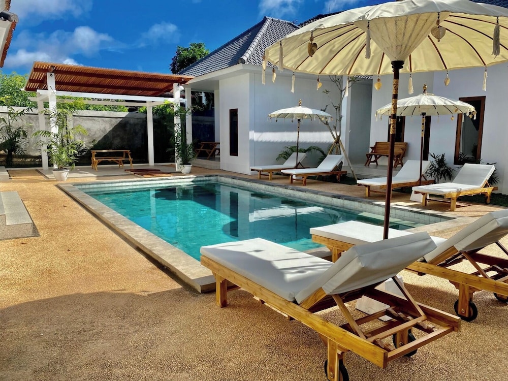 

Firenze - Uluwatu - Lala Panzi Villa