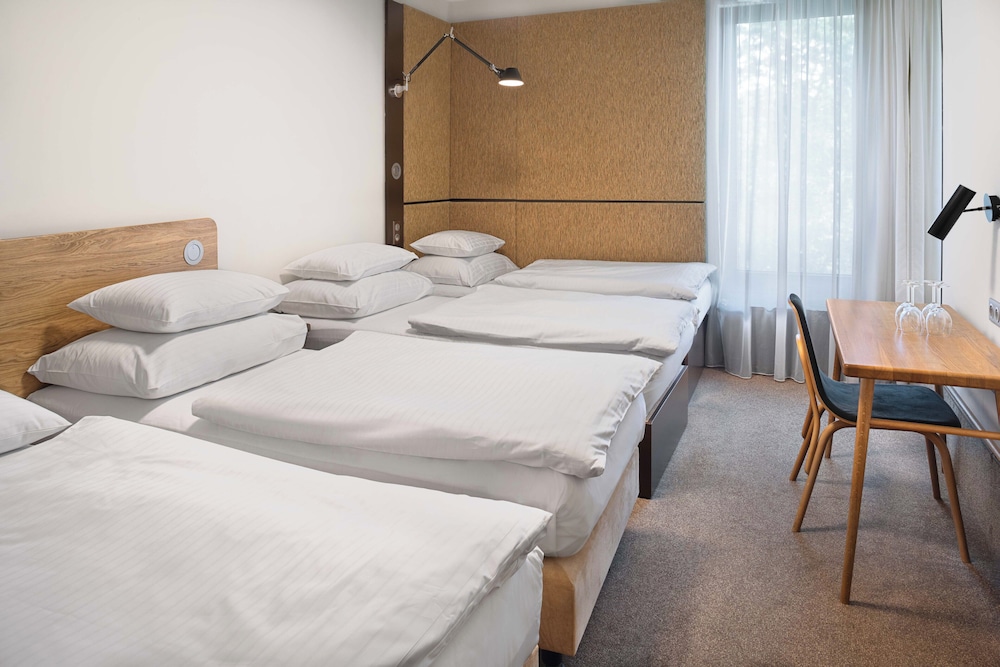 

Roma - Praga, Aeroporto Václav Havel - Hotel Golf Prague