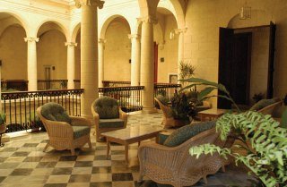 

Bologna - Havana - Palacio O'farrill Boutique
