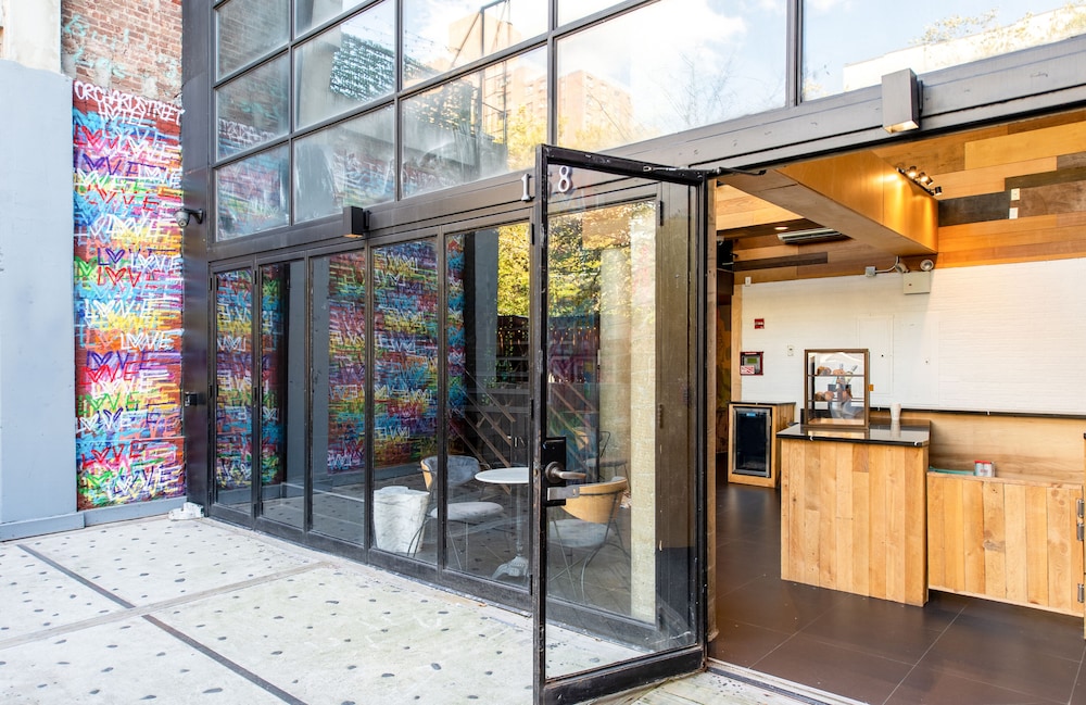 

Lamezia Terme - Brooklyn (NY) - Orchard Street Hotel