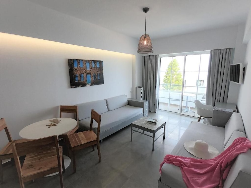 

Napoli - Apérion - ALOS SUITES