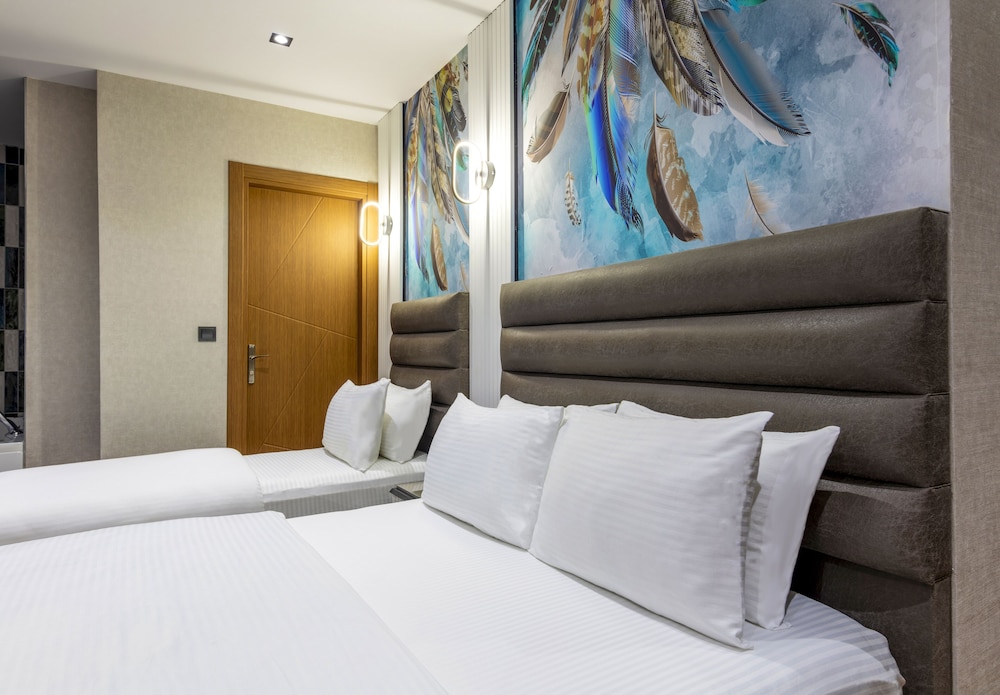 

Firenze - Istanbul, New Airport - Dem Premium Hotel - Round Trip Airport Service - Istanbul International Airport