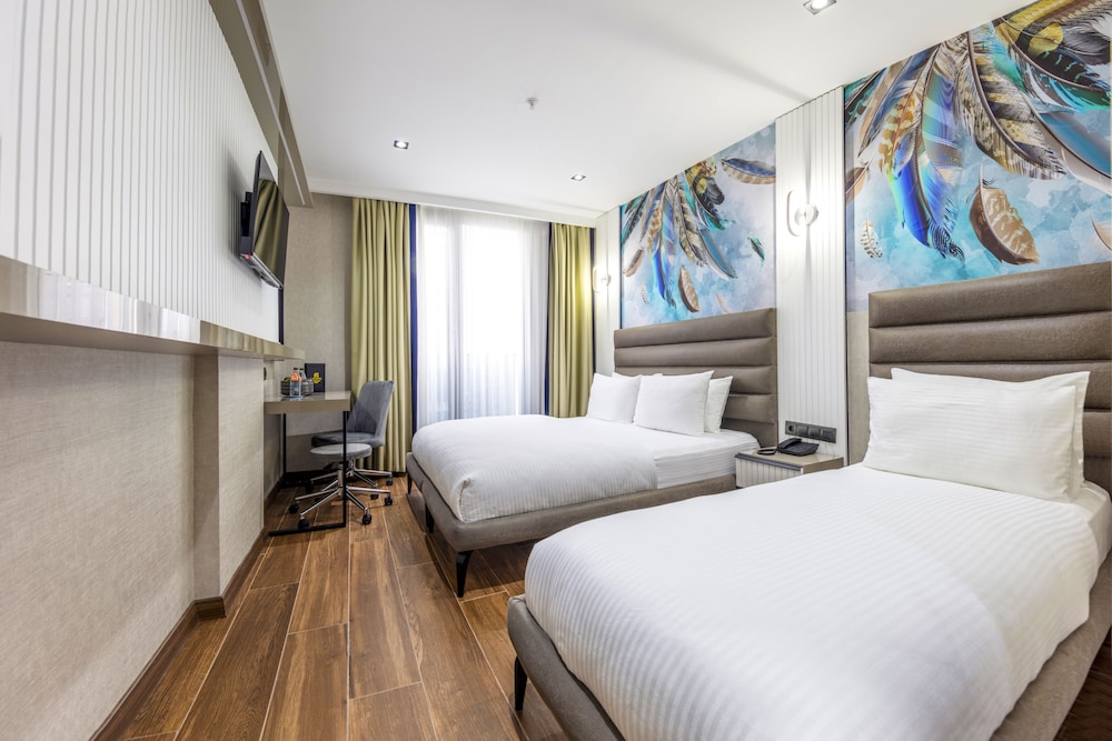 

Milano - Istanbul, New Airport - Dem Premium Hotel - Round Trip Airport Service - Istanbul International Airport