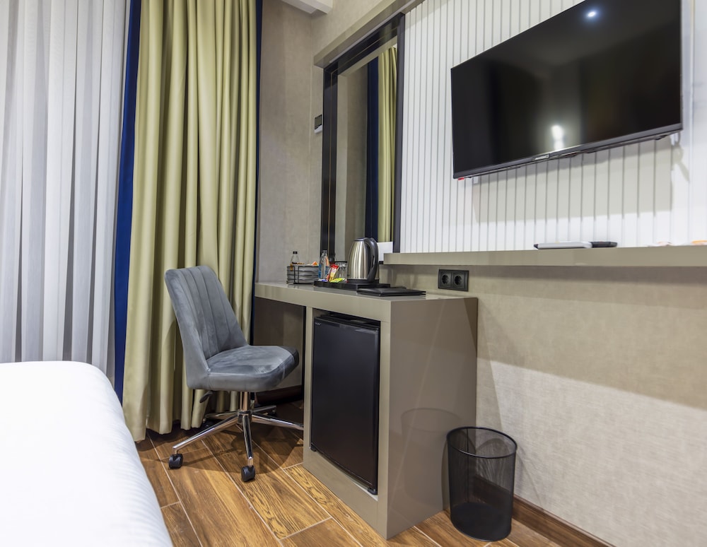 

Firenze - Istanbul, New Airport - Dem Premium Hotel - Round Trip Airport Service - Istanbul International Airport