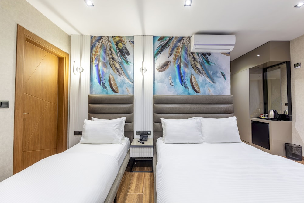

Venezia - Istanbul, New Airport - Dem Premium Hotel - Round Trip Airport Service - Istanbul International Airport