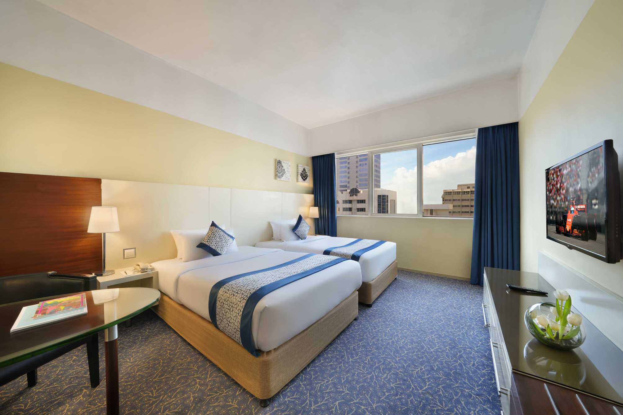 Deluxe room with twin beds