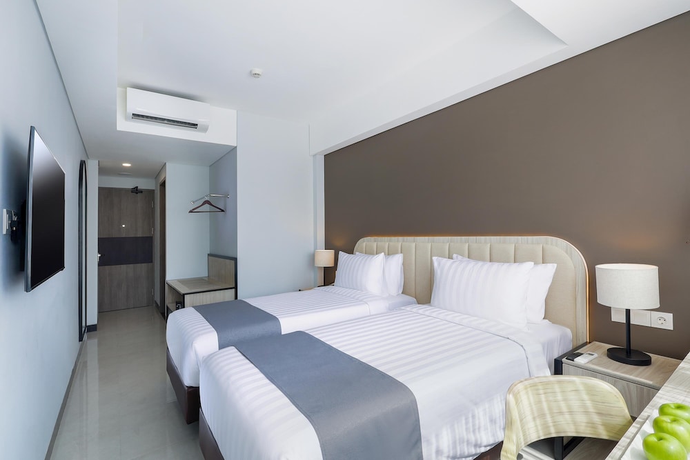 

Bologna - Bali, Indonesia - Royal Regantris Kuta