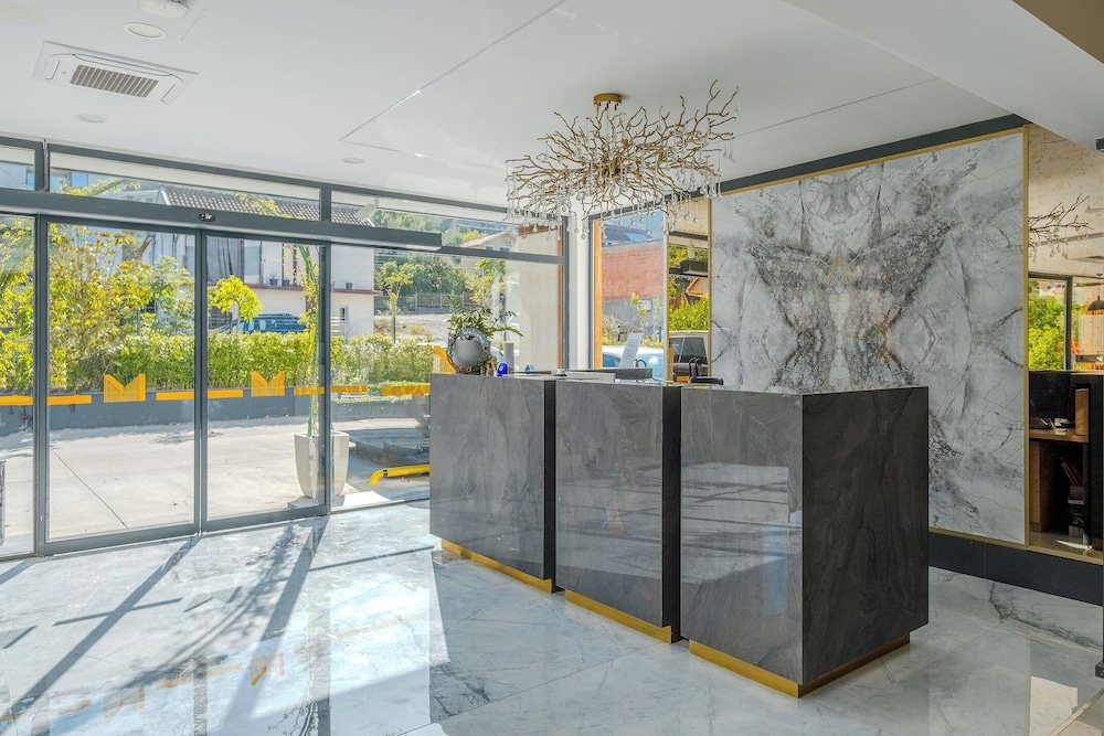 

Milano - Kotor - Montenegro Lodge