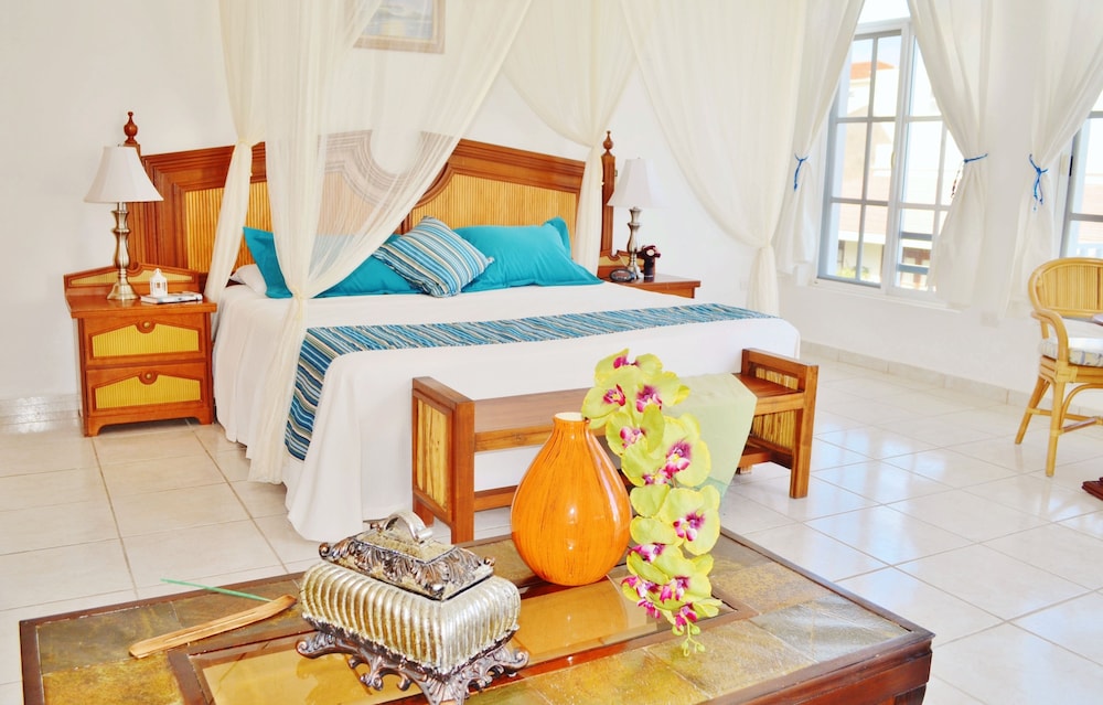 

Brindisi - Puerto Morelos - Corales Suites