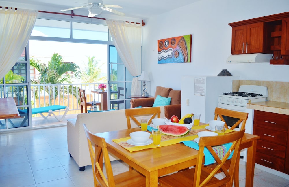 

Catania - Puerto Morelos - Corales Suites