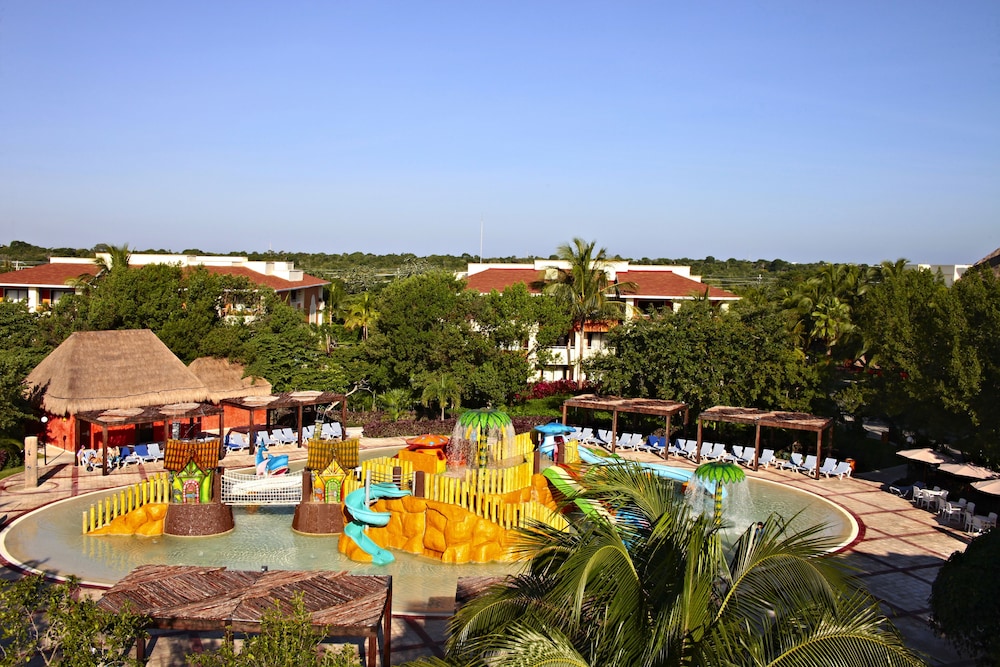 

Bari - Akumal - Bahia Principe Grand Coba - All Inclusive