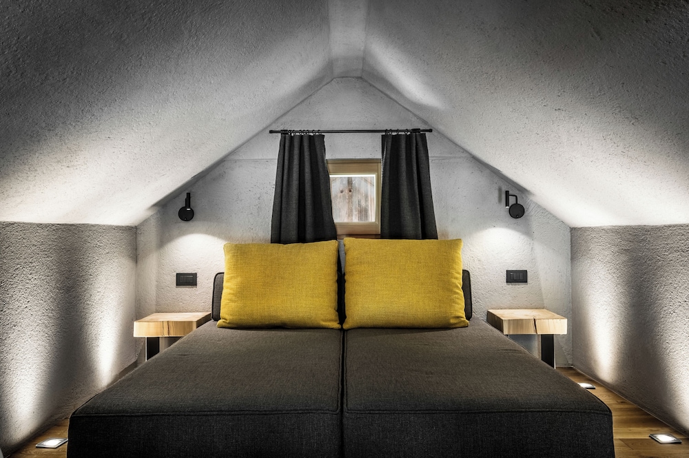 

Bari - Corvara in Badia - Sportony Mountain Lodges