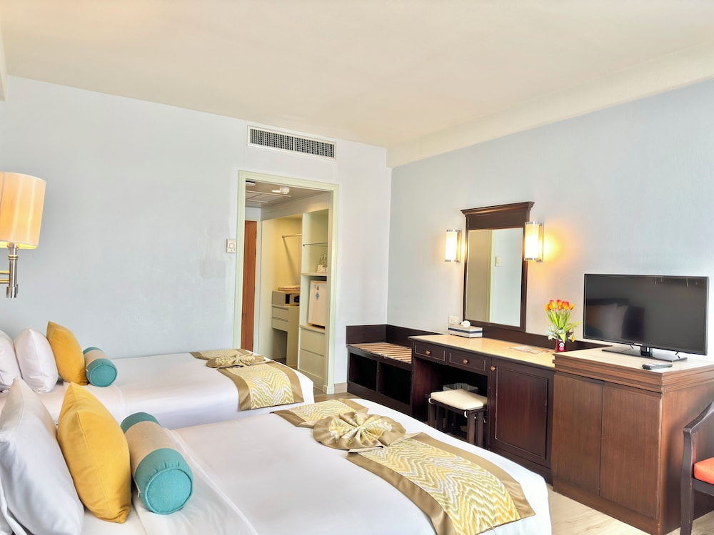 

Napoli - Wichit - Phuket Merlin Hotel