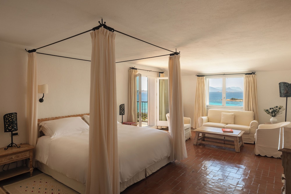 

Pisa - Golfo Aranci - Romazzino, A Belmond Hotel, Costa Smeralda