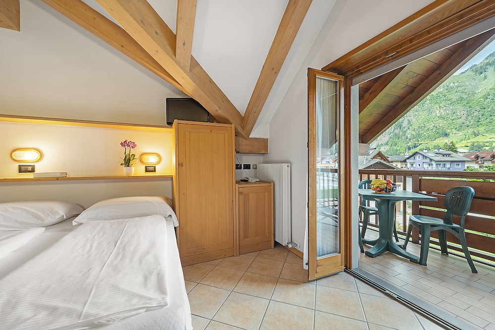 

Lamezia Terme - Moena - Aparthotel Majestic