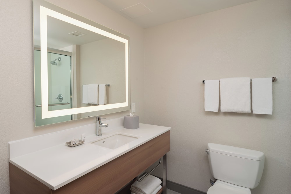 

Milano - South Miami - Holiday Inn Express Miami Airport-Blue Lagoon Area, an IHG Hotel