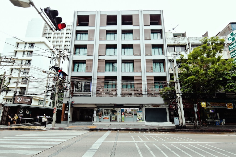 

Bologna - Bangkok - Three Sukhumvit Hotel - SHA Plus Certified