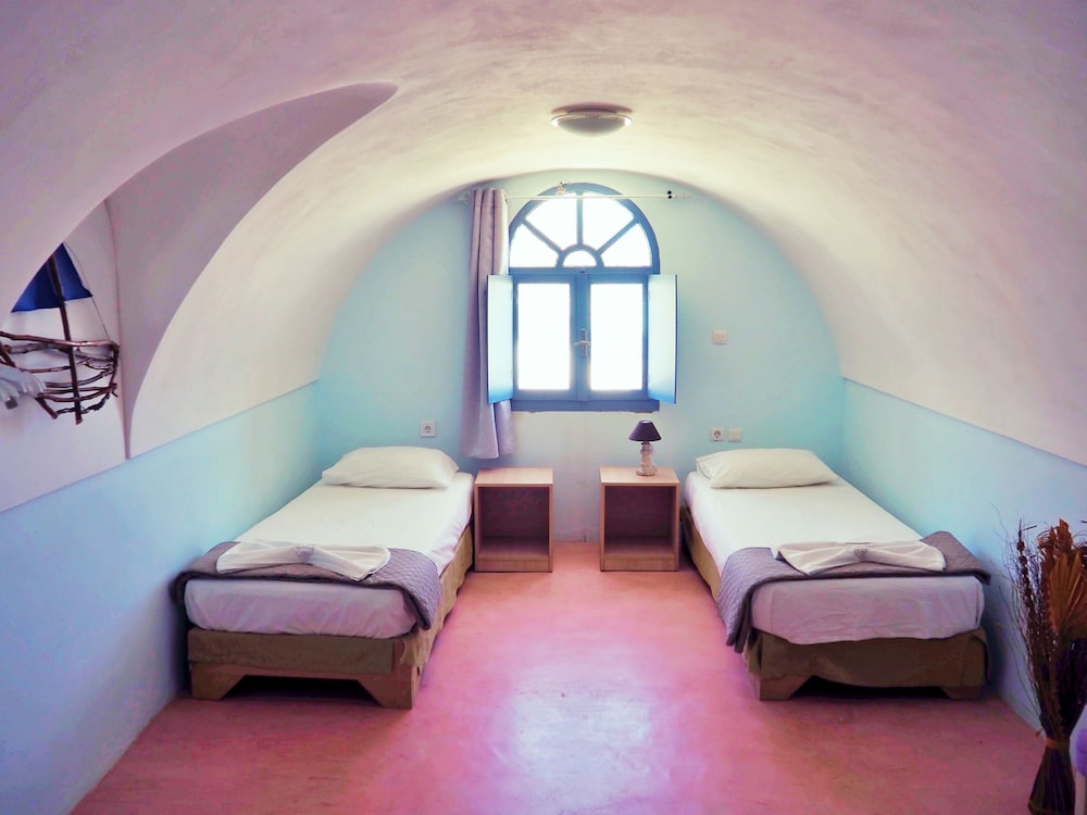 

Milano - Santorini-Akrotiri - Leon Lux Apartments