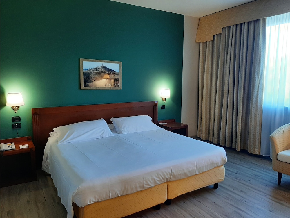 

Roma - Bra, Cuneo - Phi Hotel Cavalieri