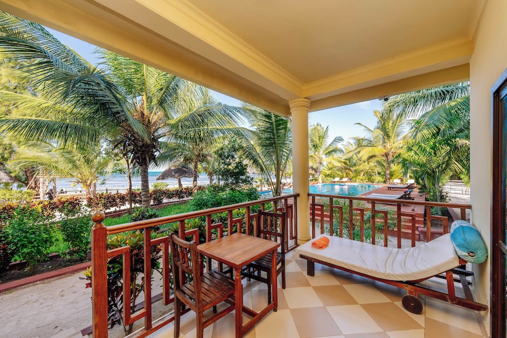 

Milano - Kidenga - Ifa Beach Resort