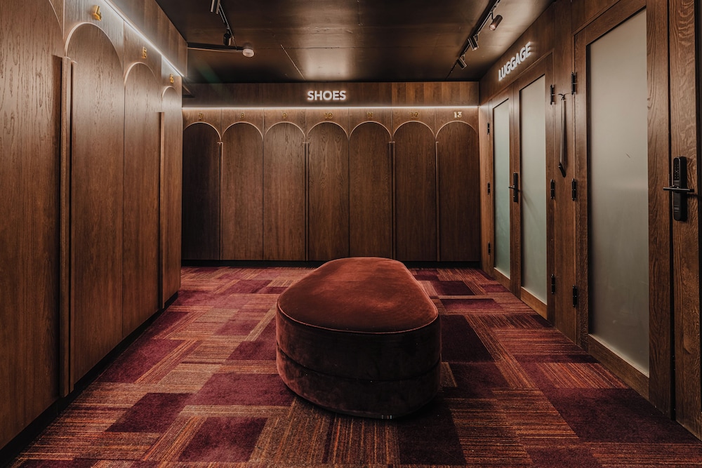 

Milano - Longyearbyen - Funken Lodge