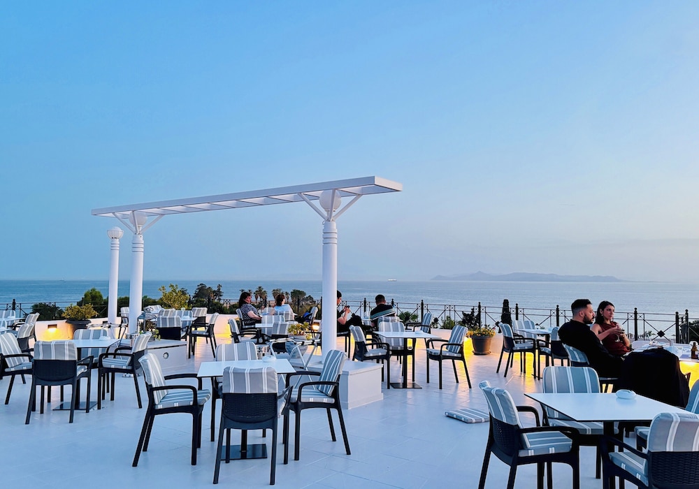 

Napoli - Glyfada (Attica) - London Hotel