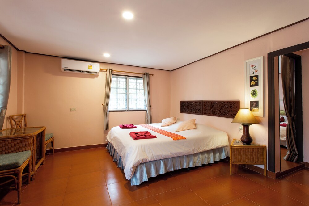 

Roma - Ban Bang Po - Koh Samui - Harry's Bungalows & Restaurant
