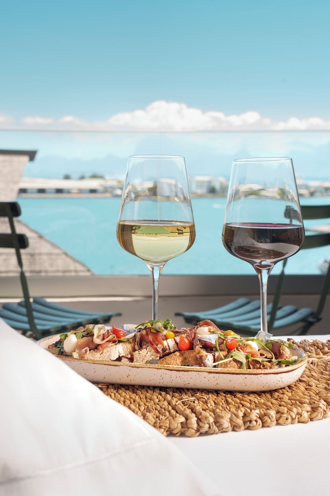 

Milano - Tahiti, Polinesia francese - Boutique Hotel Kon Tiki Tahiti