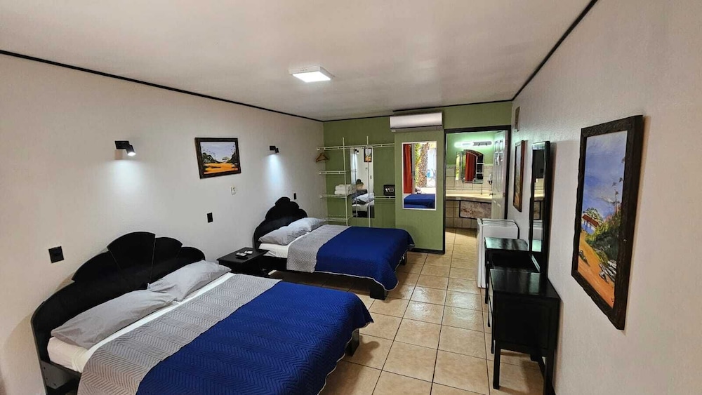 

Milano - Papagayo - Hotel Mangaby