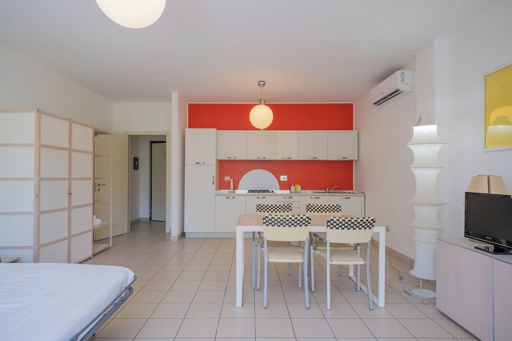 

Palermo - Livorno - Solidago Residence