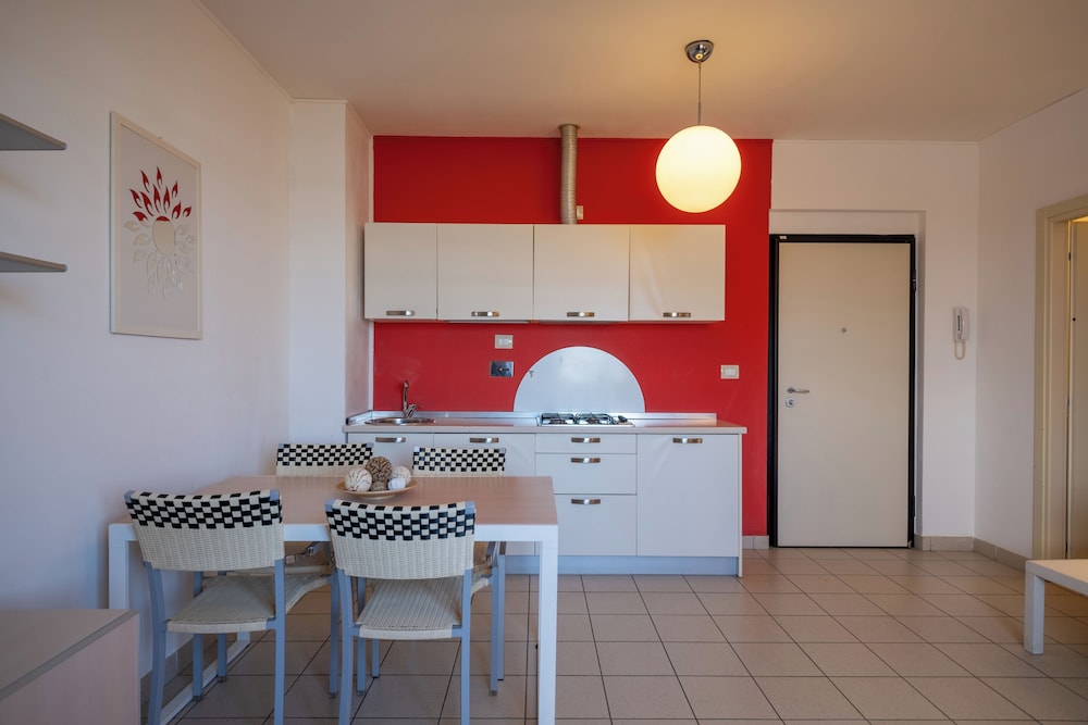 

Cagliari - Livorno - Solidago Residence