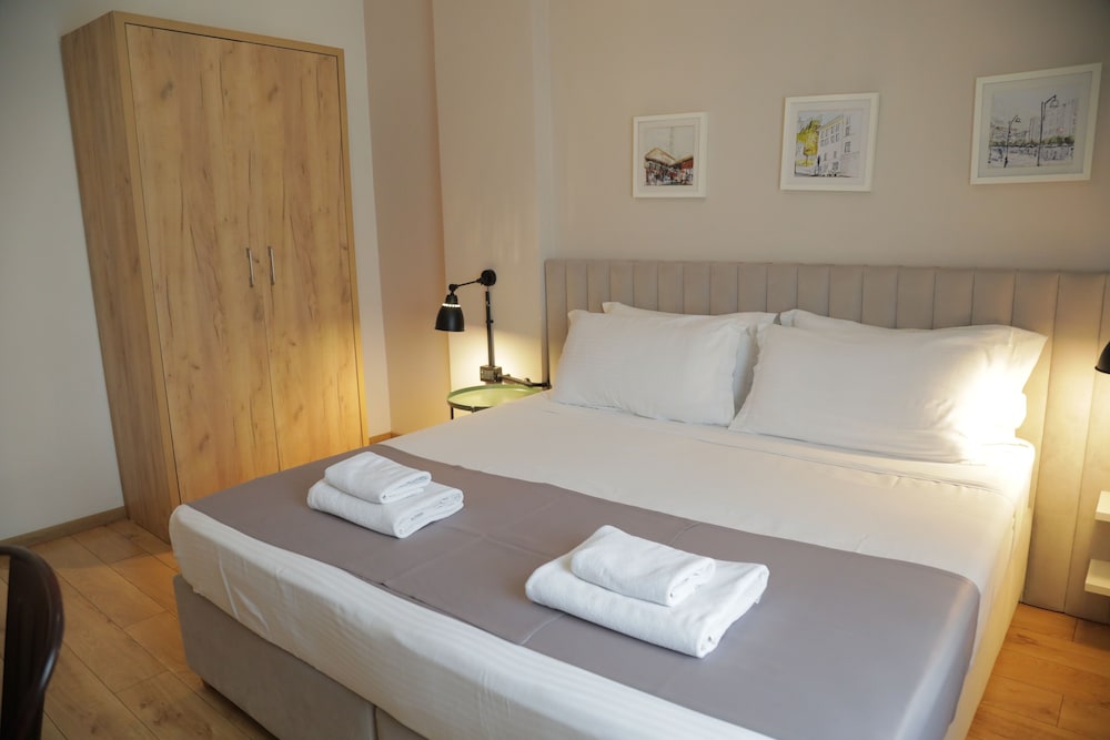 

Verona - Tirana - Oda Hotel Tirana
