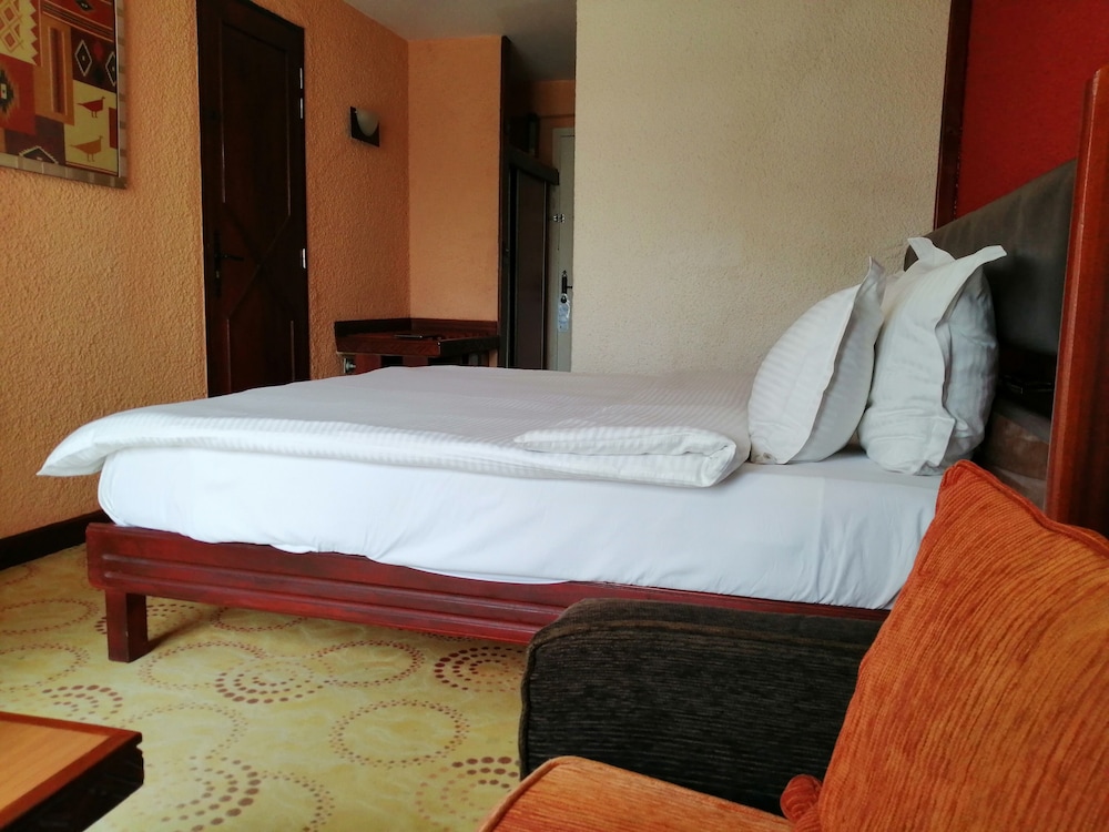 

Milano - Gorée - Hotel Jardin Savana Dakar