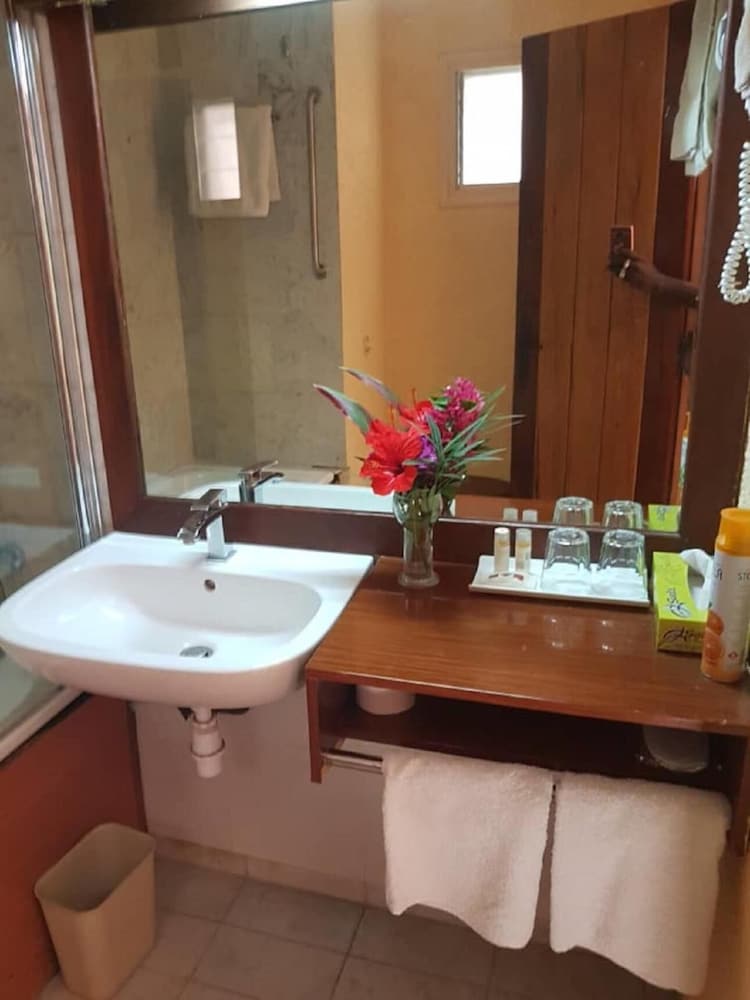 

Milano - Gorée - Hotel Jardin Savana Dakar