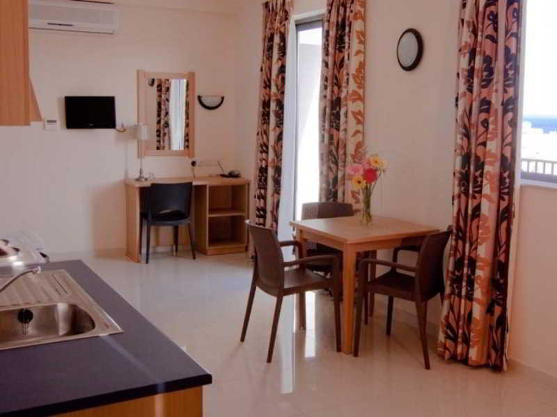

Brindisi - St Paul's Bay - Dean Hamlet Hotel