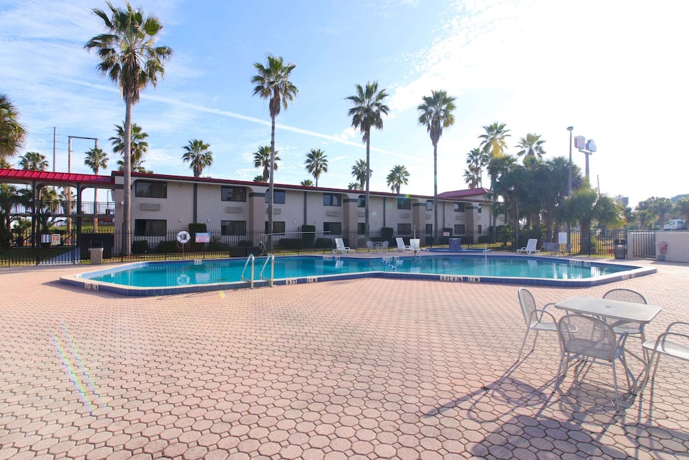 

Venezia - Davenport (FL) - Ramada By Wyndham Davenport Orlando South