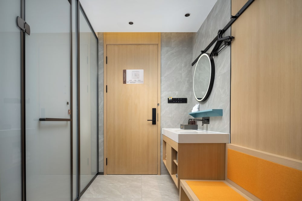 

Roma - Macau - Days Inn by Wyndham Zhuhai Gongbei Port