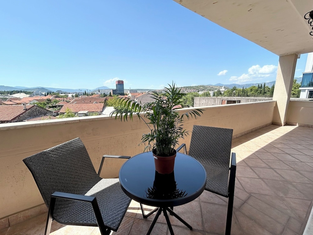 

Napoli - Podgorica - Hotel Bojatours