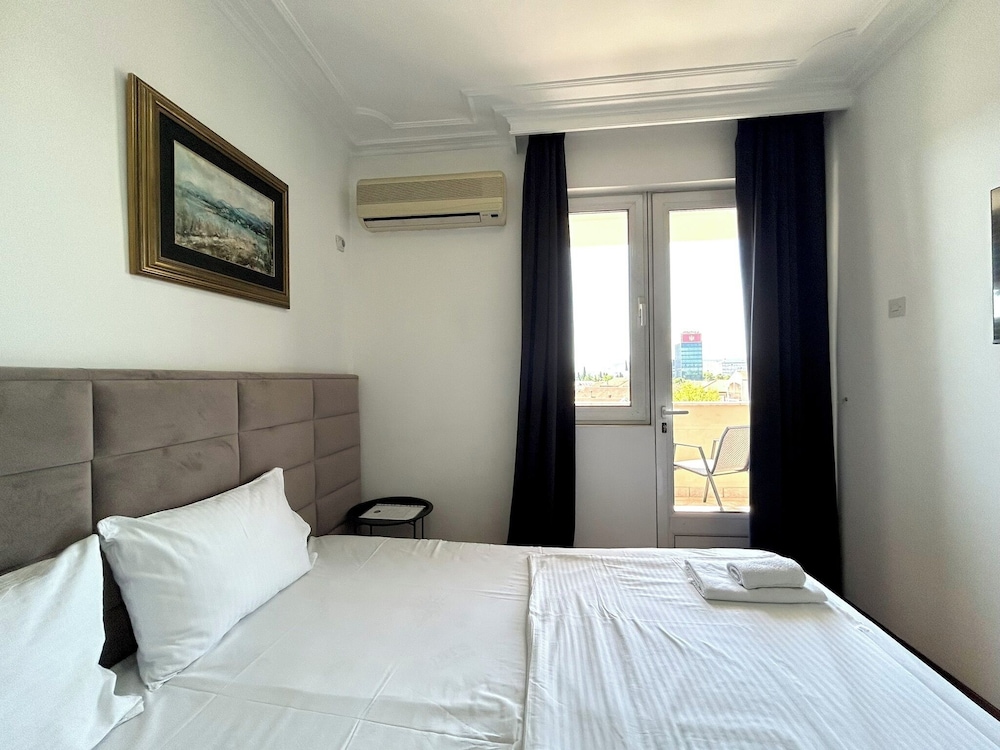 

Roma - Podgorica - Hotel Bojatours